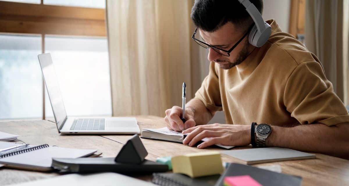 Concurso público oferece mais de 700 vagas para níveis médio e superior com salários de até R$ 5,1 mil