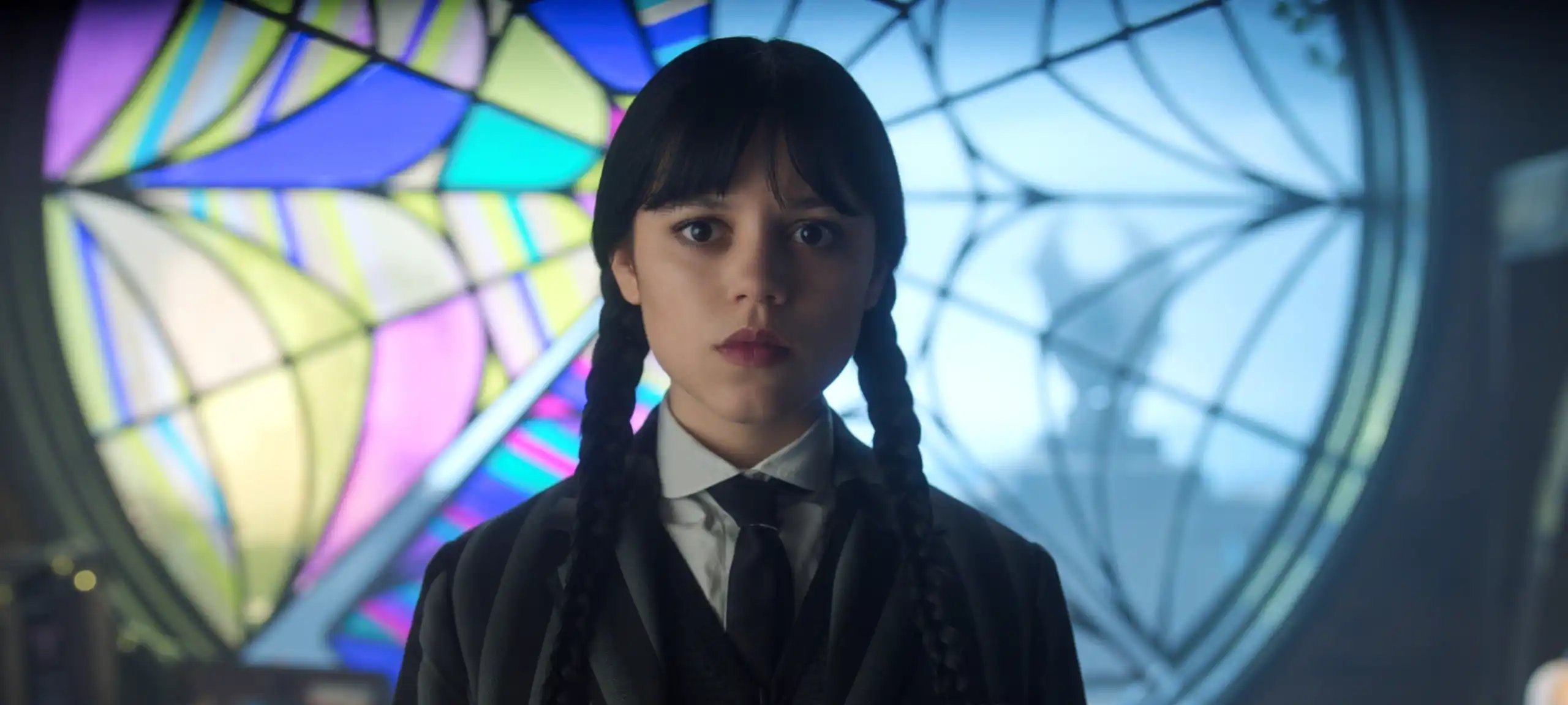 Jenna Ortega detalha linha do tempo e novidades da 3ª temporada de Wednesday