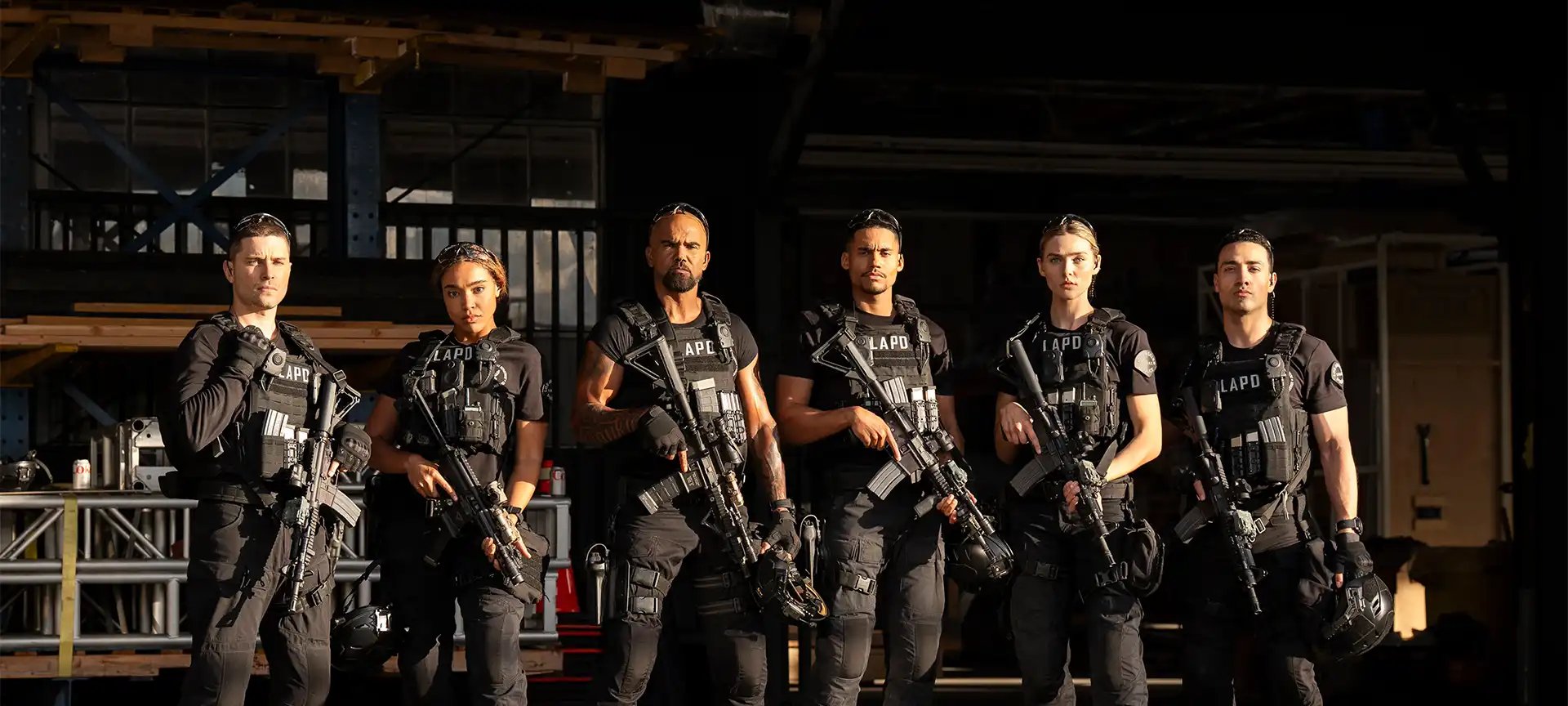 Série derivada S.W.A.T. Exiles estreia com novidades e emoções na liderança de Shemar Moore