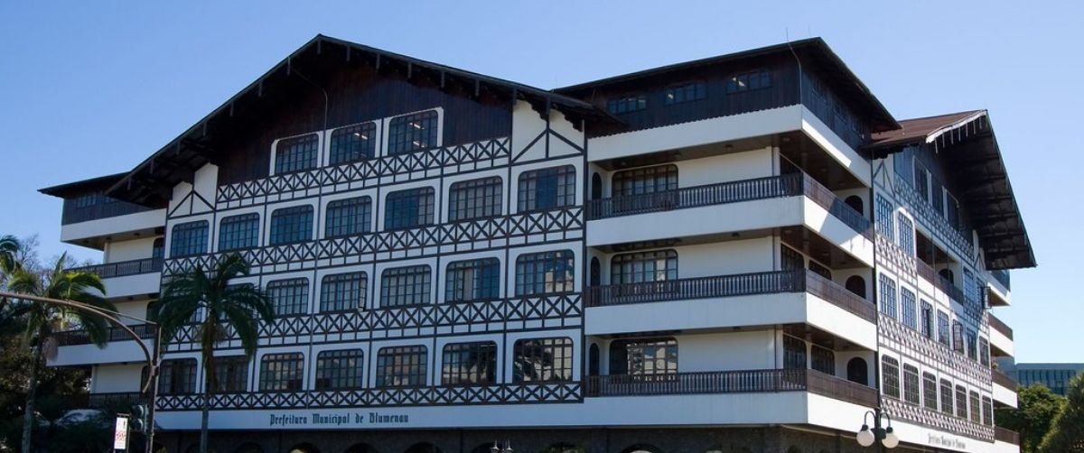 Concurso Blumenau 2026: Prefeitura contrata FURB para mais de 100 vagas em Educação e Administração