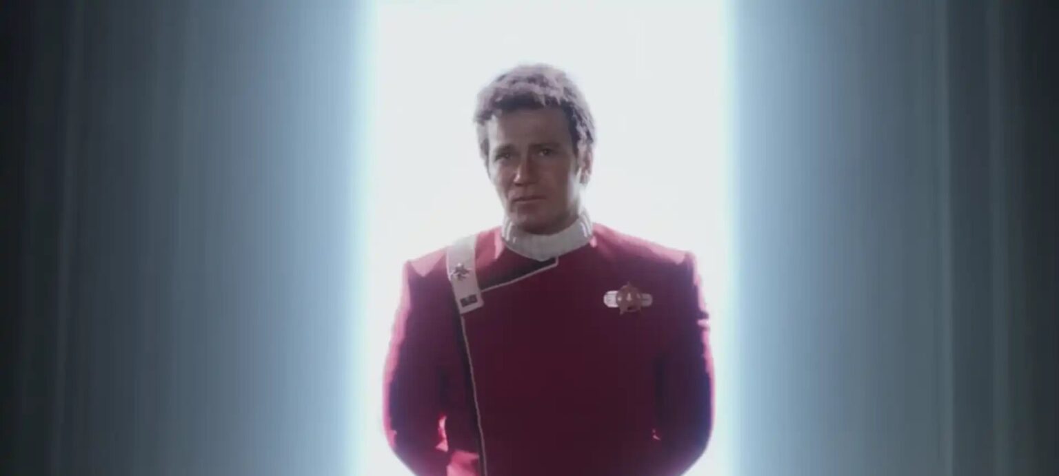 Sam Witwer explica como assumiu o papel de Capitão Kirk em curta de Star Trek