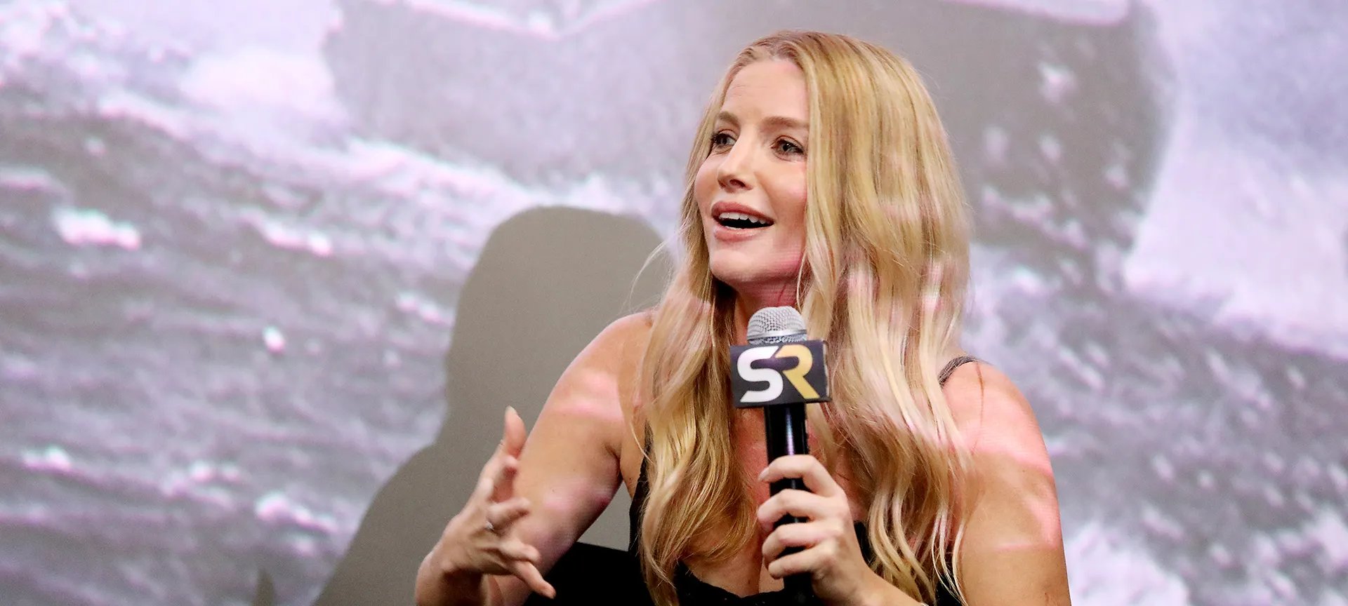 Annabelle Wallis fala sobre maior desafio nas gravações do filme de ação com Jason Statham
