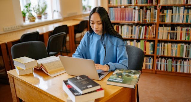 Uesb oferece vagas gratuitas para Cursos Livres de Línguas à distância em diversas cidades