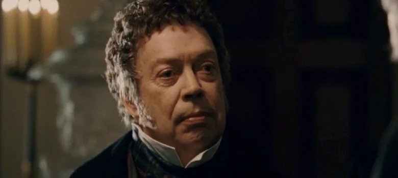 Último filme ao vivo de Tim Curry, Burke & Hare, está disponível em streaming gratuito
