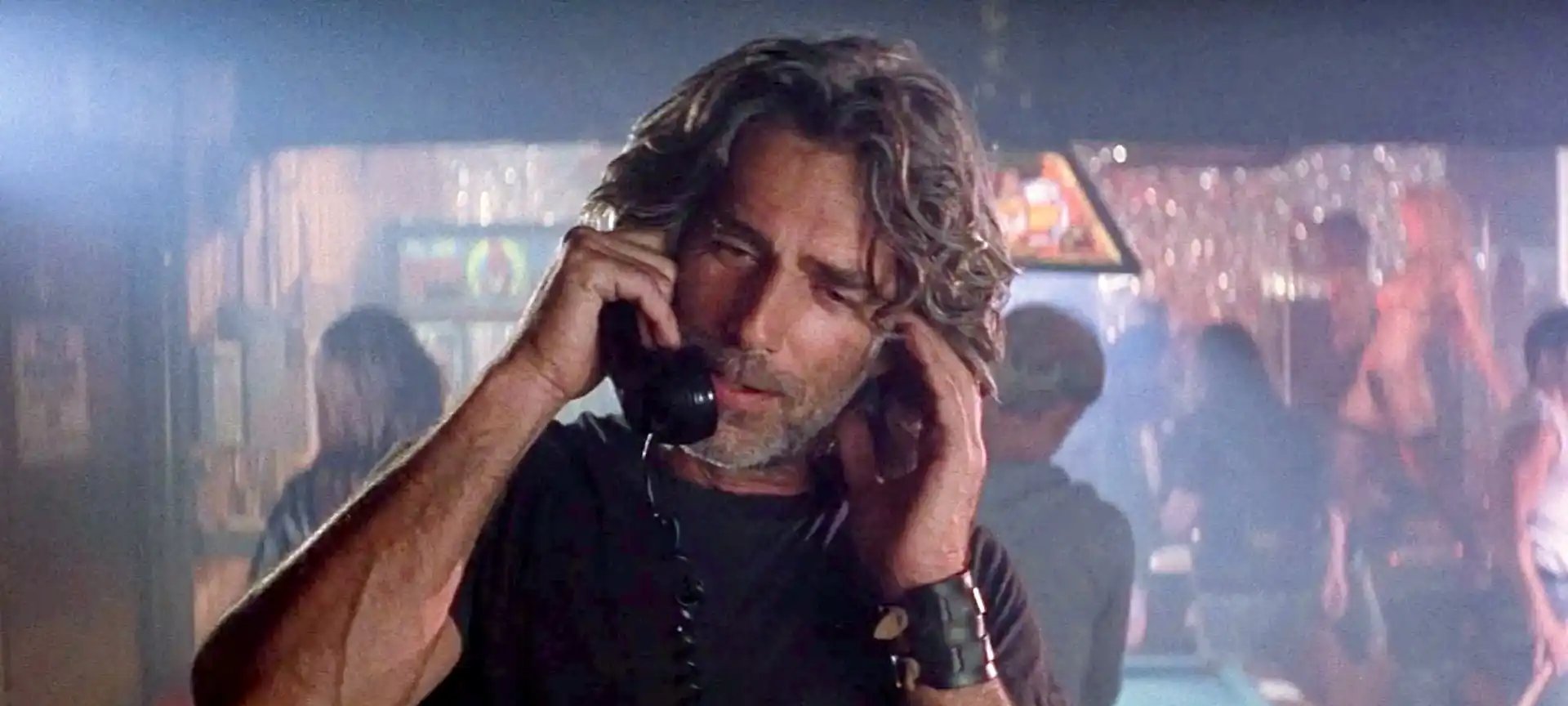 Filme de ação de Sam Elliott que gerou uma franquia de quase 40 anos é destaque no streaming