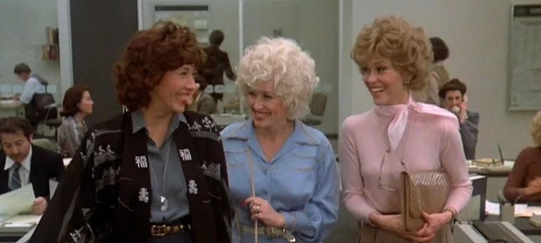 Comédia Clássica de Dolly Parton no Netflix Conquista Novas Gerações Quase 50 Anos Depois