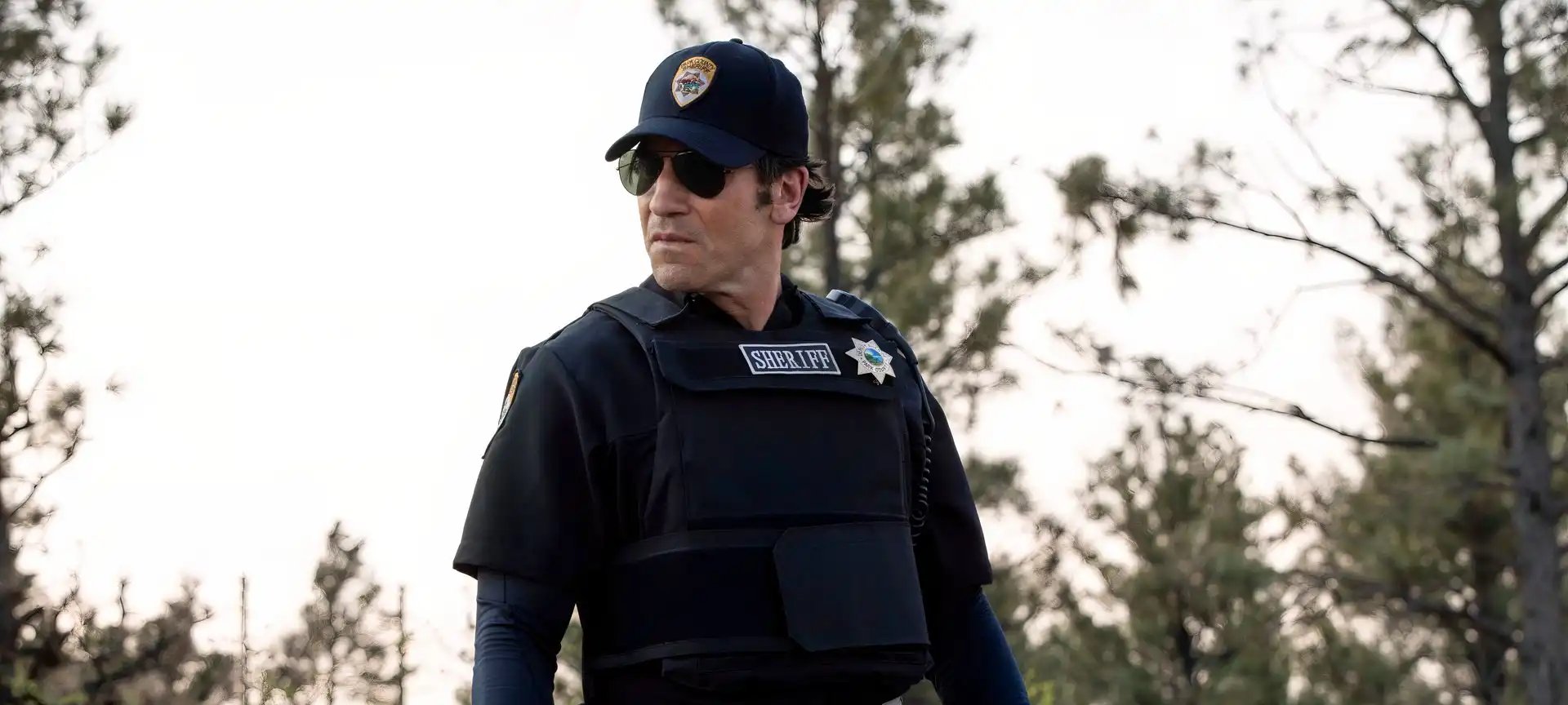 Thriller de Taylor Sheridan e Jon Bernthal ganha destaque como sucesso na Netflix