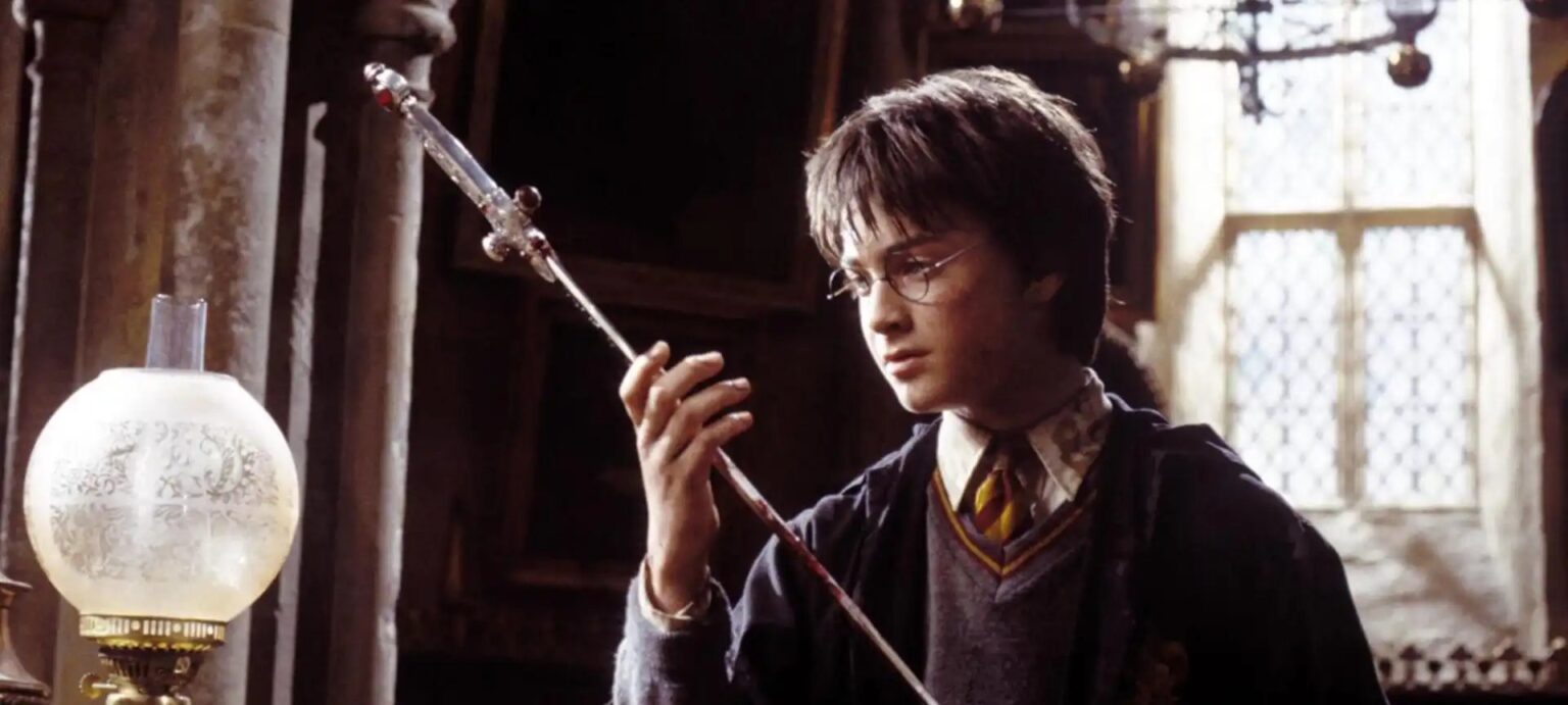 Cinco objetos mágicos em Harry Potter que superam o poder da Varinha das Varinhas