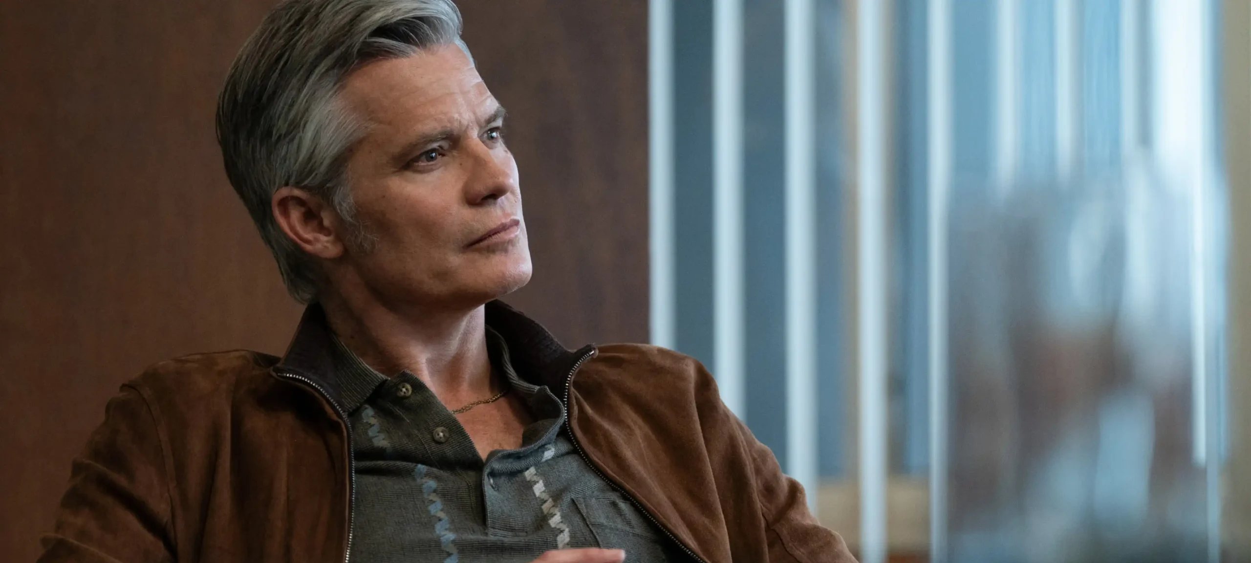 Timothy Olyphant interpreta Wyatt Earp em série de comédia e mostra potencial para filme