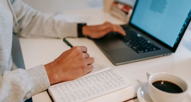 Inscrições abertas para cursos gratuitos e online do Centro Paula Souza com vagas ilimitadas