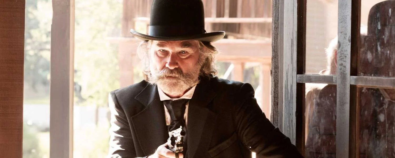 Novo faroeste com Kurt Russell e Matthew McConaughey se destaca entre os filmes mais vistos em streaming