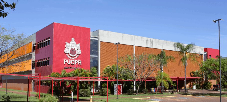 PUC-PR abre 40 bolsas integrais para graduação em 2027, incluindo Medicina