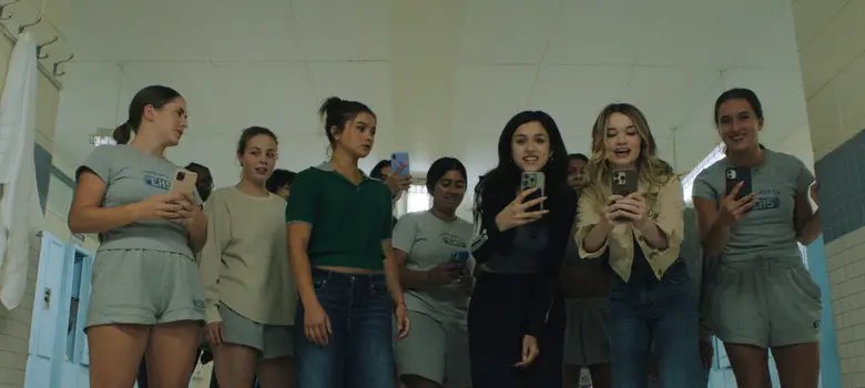 Mike Flanagan atualiza a história de Carrie para 2026 em nova série no Prime Video