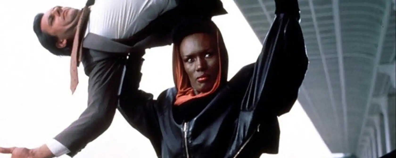 10 Filmes de James Bond com Notas no Rotten Tomatoes Que Não Retratam Sua Real Qualidade