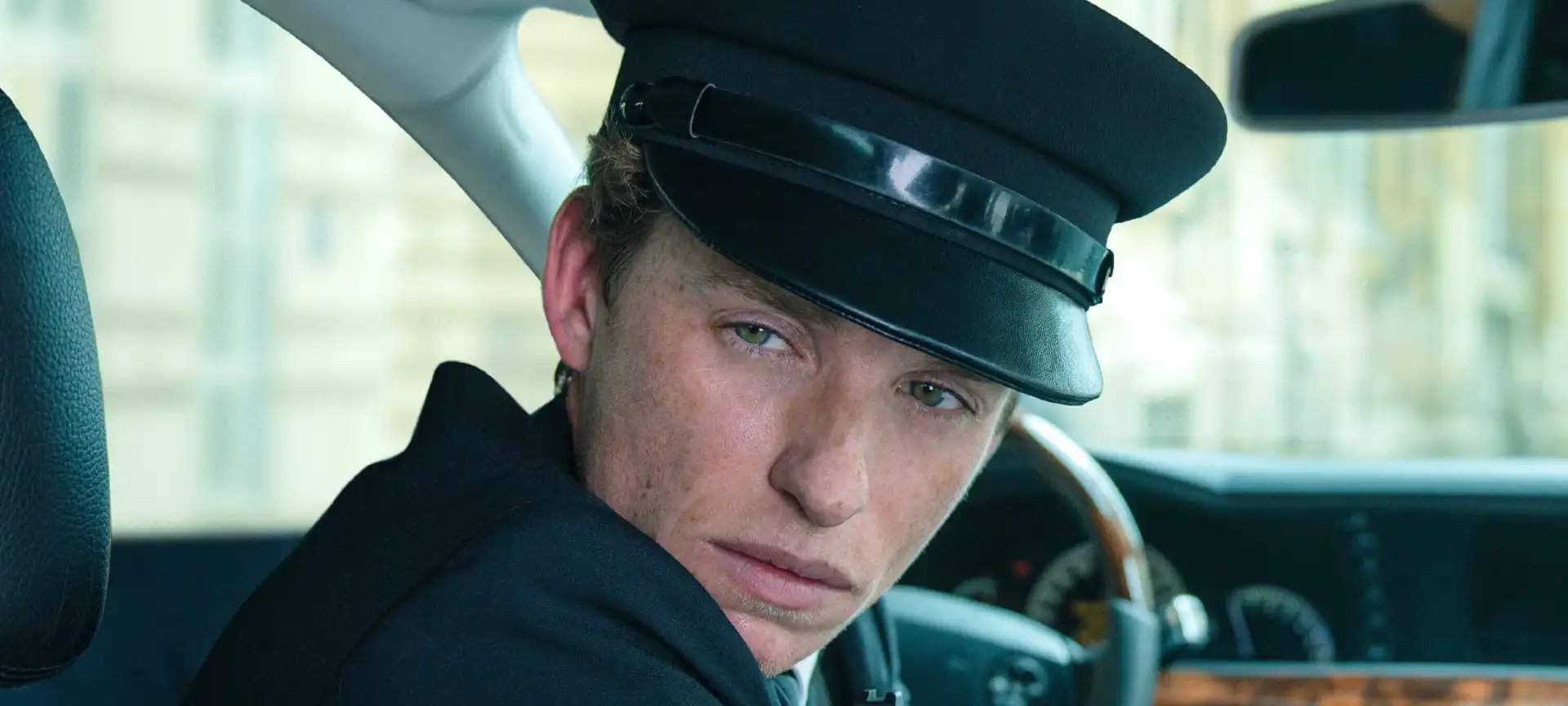 Pia Tjelta integra elenco da segunda temporada de The Day of the Jackal com Eddie Redmayne