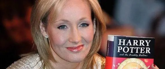 BBC prepara docussérie em dois episódios para detalhar trajetória e controvérsias de J.K. Rowling