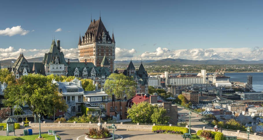 Canadá abre vagas de emprego e estudo para brasileiros em Québec