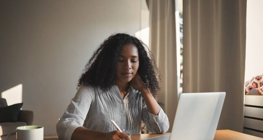 MOVER e Sebrae oferecem 10 mil vagas em curso online gratuito para jovens negros