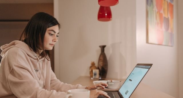 UFMT abre 246 vagas para cursos de graduação EAD em Inteligência Artificial, Ciência de Dados e Engenharia de Software