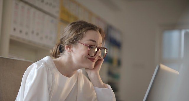 MEC Idiomas amplia oferta com cursos gratuitos de inglês, espanhol e coreano a distância